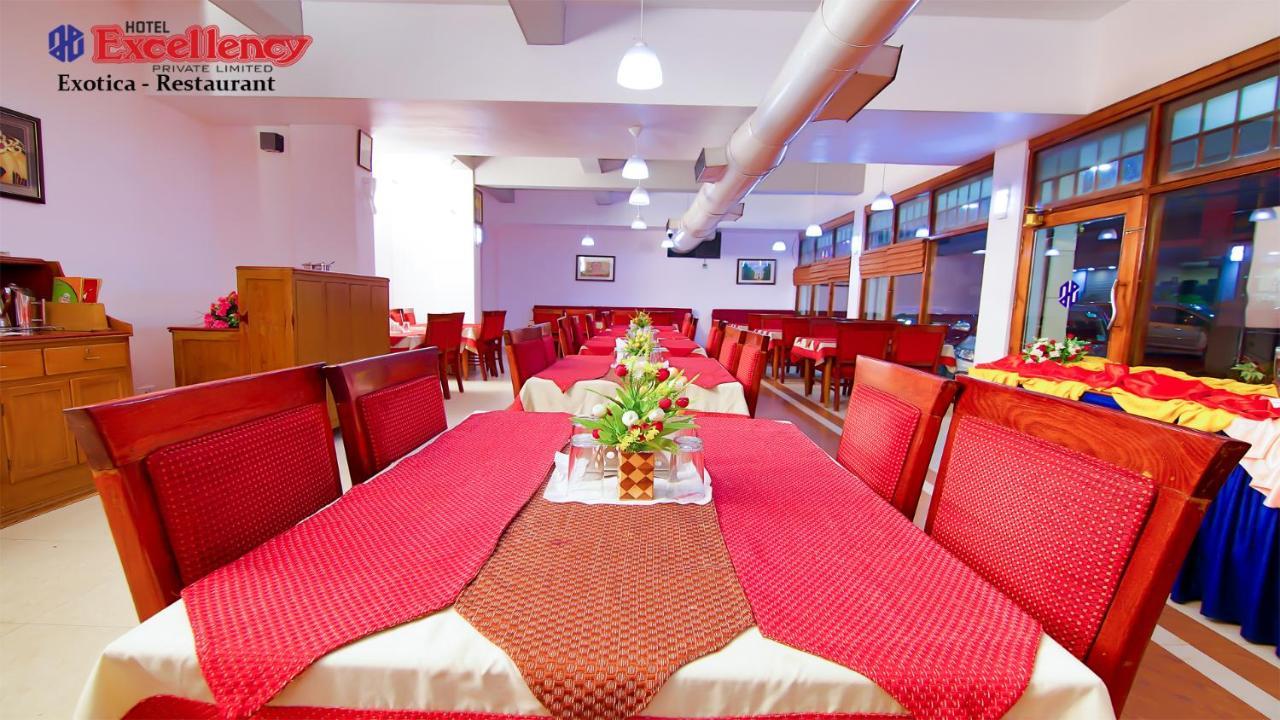 Hotel Excellency Kochi Exterior photo